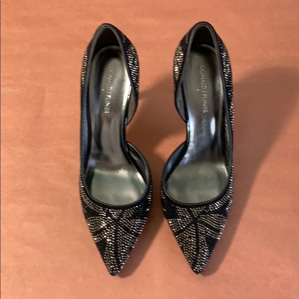 Donald J Pliner Size 10, black and silver pumps